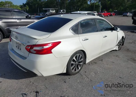 2017 Nissan Altima 2.5 Sv z USA, uszkodzony, nr VIN 1N4AL3APXHC139237
